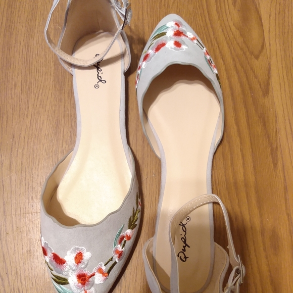 NWOT Qupid embroidered flats - Picture 4 of 6